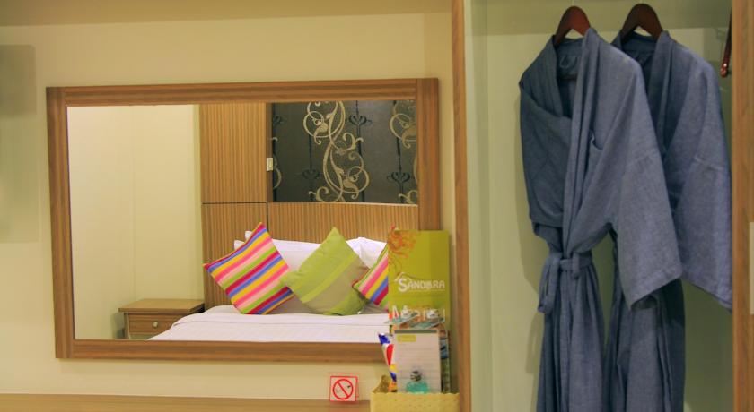 Oyo 146 Rivana Boutique By Sandara Pattaya Quarto foto